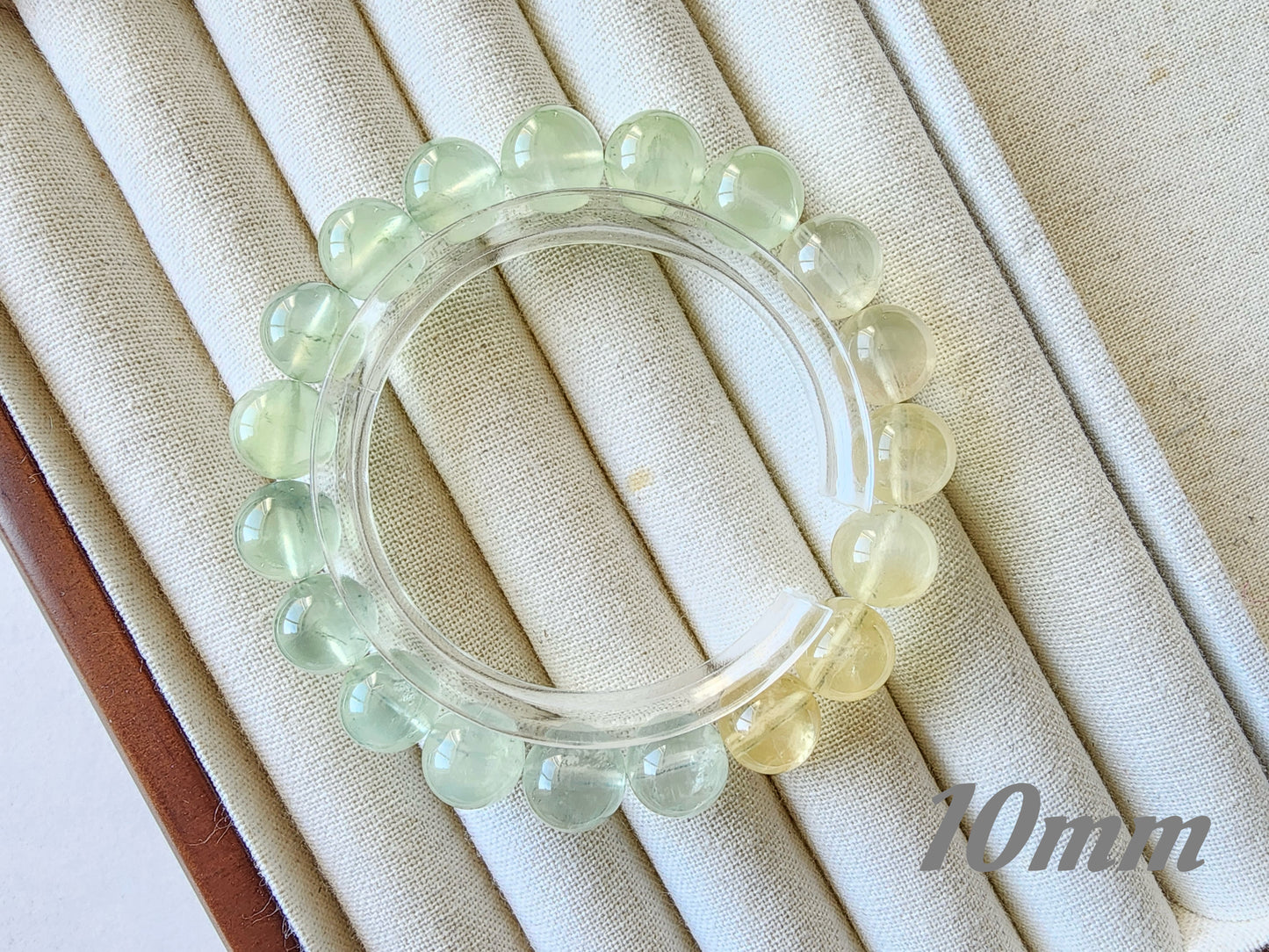 [Bracelet] Green to Yellow Gradient Prehnite Bracelet