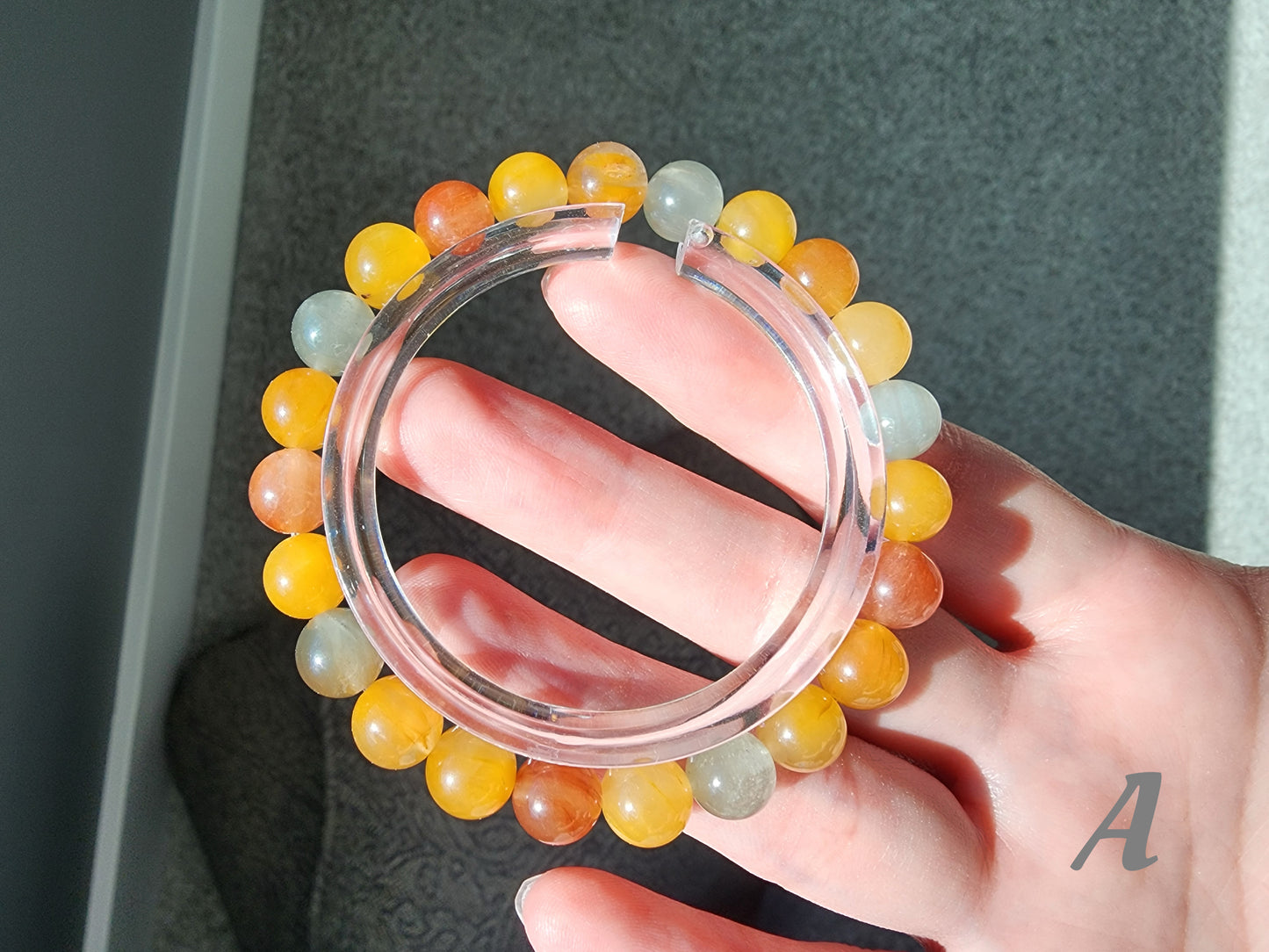 [Bracelet] 8mm Multicolored Rabbit Hair Quartz Bracelet