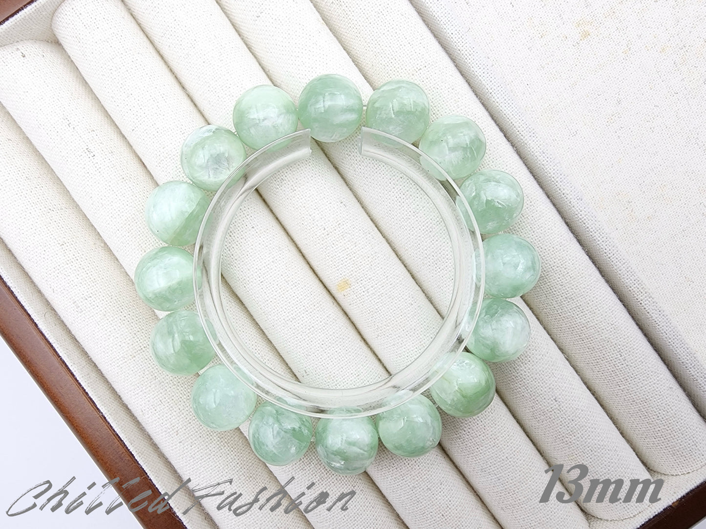 [Bracelet] Lustrous Light Green Emerald Lepidolite (翠祖母晶) Bracelet - A Touch of Elegance and Luxury