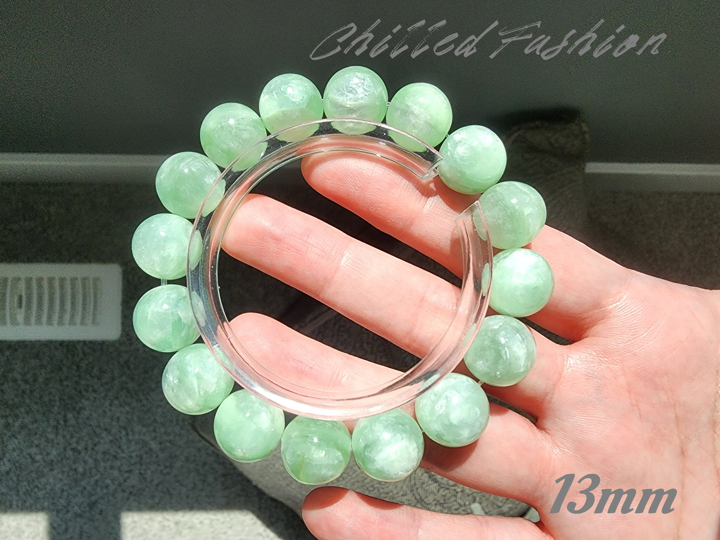 [Bracelet] Lustrous Light Green Emerald Lepidolite (翠祖母晶) Bracelet - A Touch of Elegance and Luxury