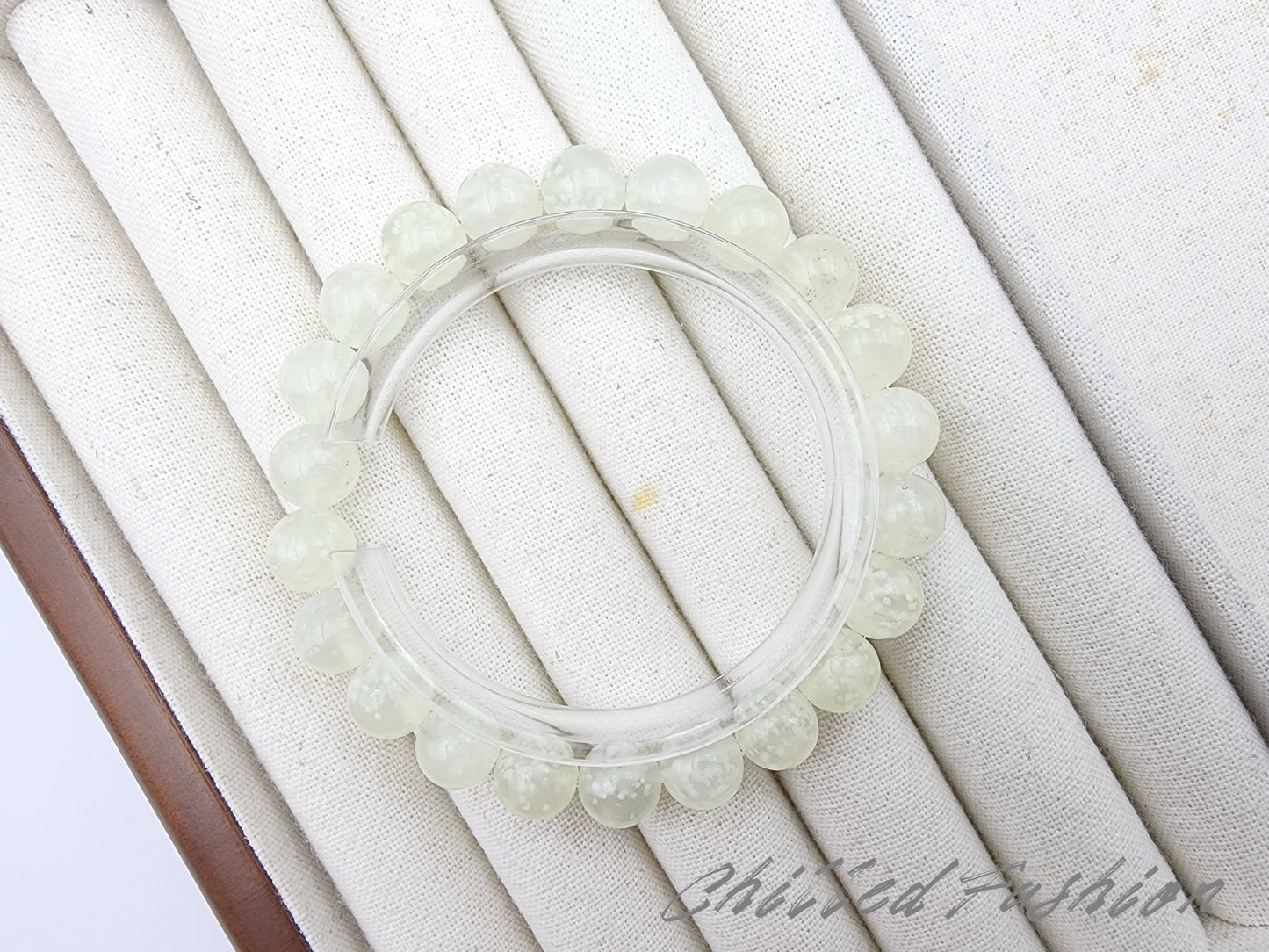 [Bracelet] Whispers of Winter: 9mm Snowflake Jade 雪花天青冻 Bracelet