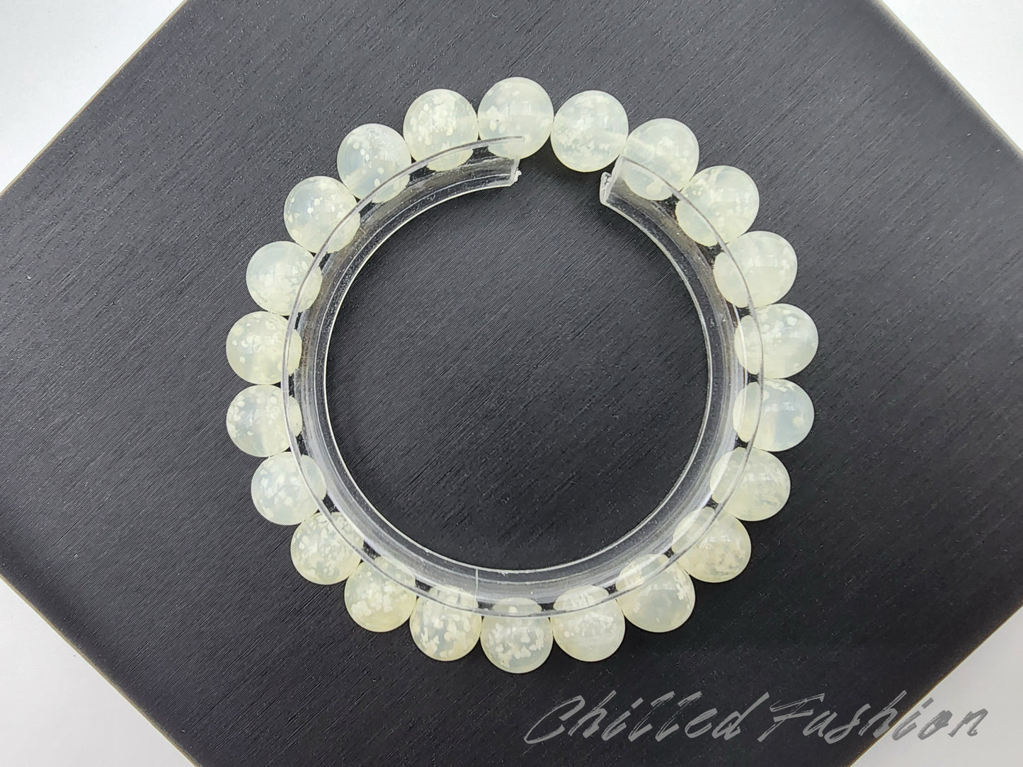 [Bracelet] Whispers of Winter: 9mm Snowflake Jade 雪花天青冻 Bracelet