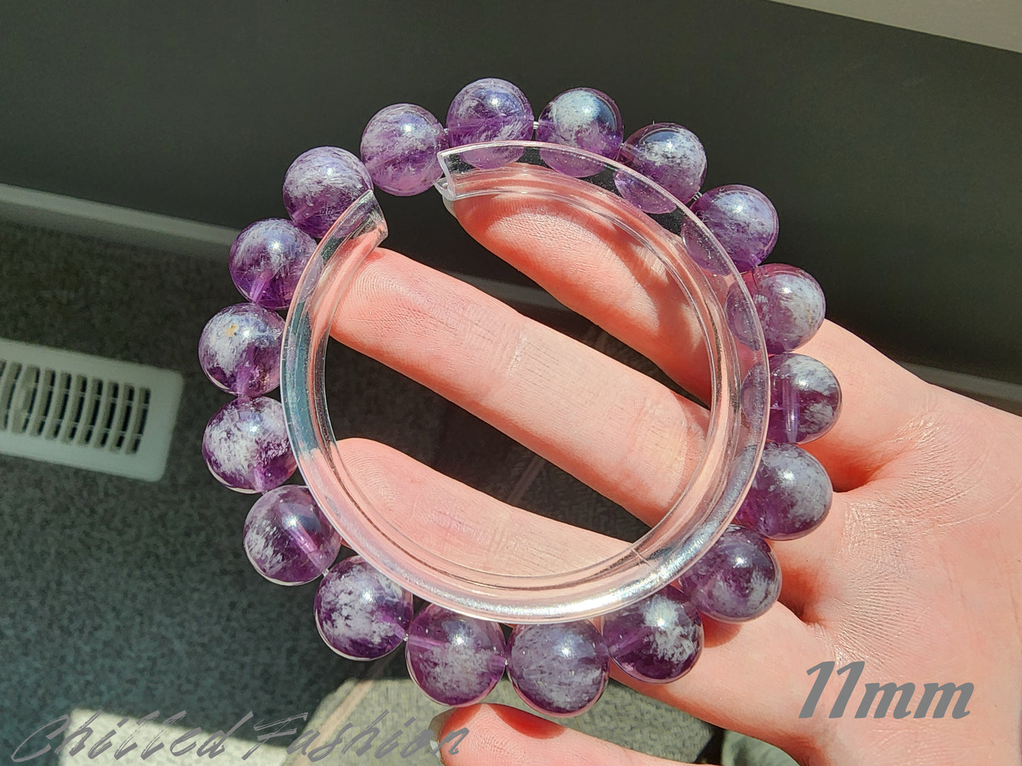 [Bracelet] Natural Amethyst Bracelet with Snow Feather Inclusions