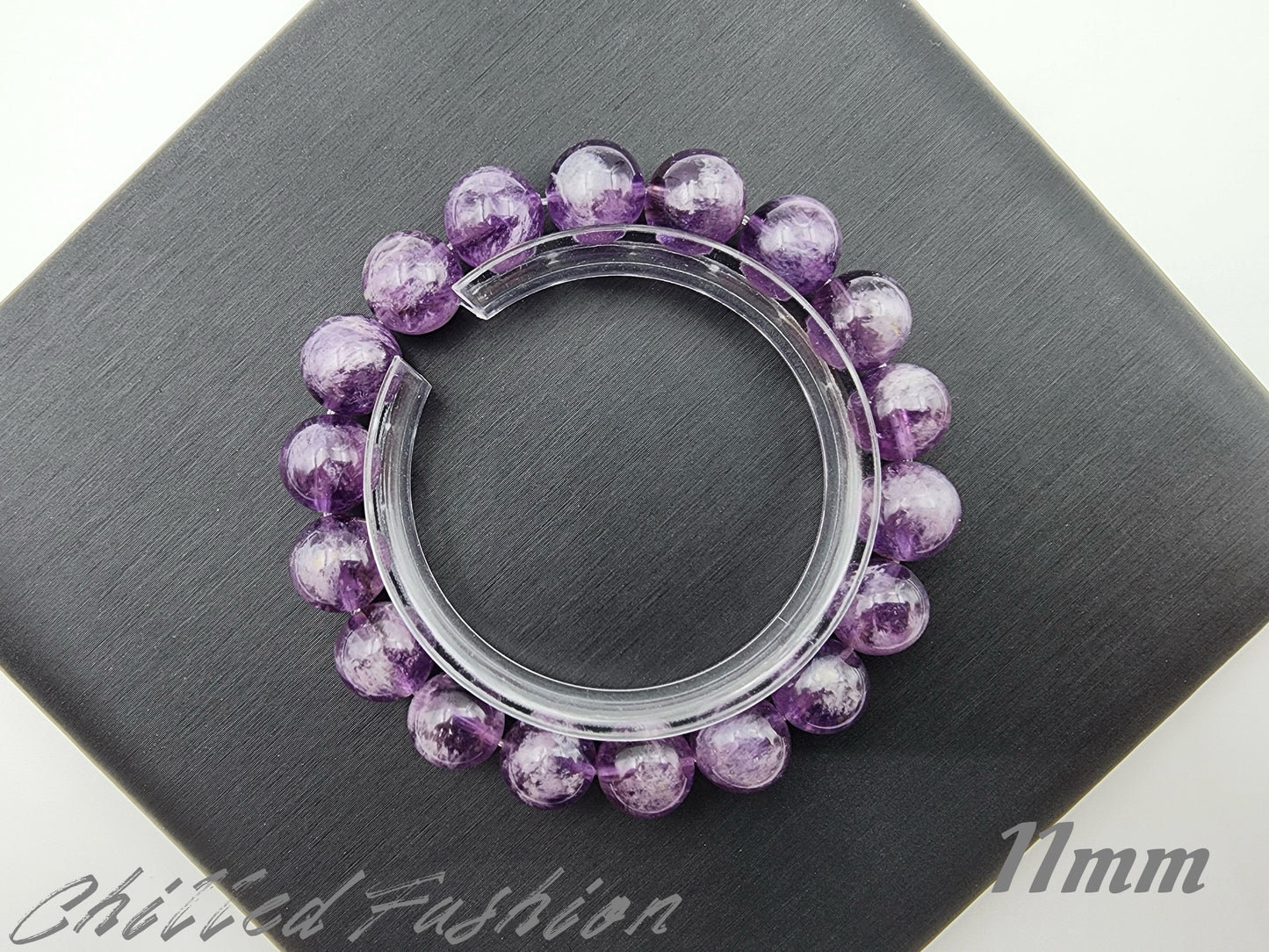 [Bracelet] Natural Amethyst Bracelet with Snow Feather Inclusions