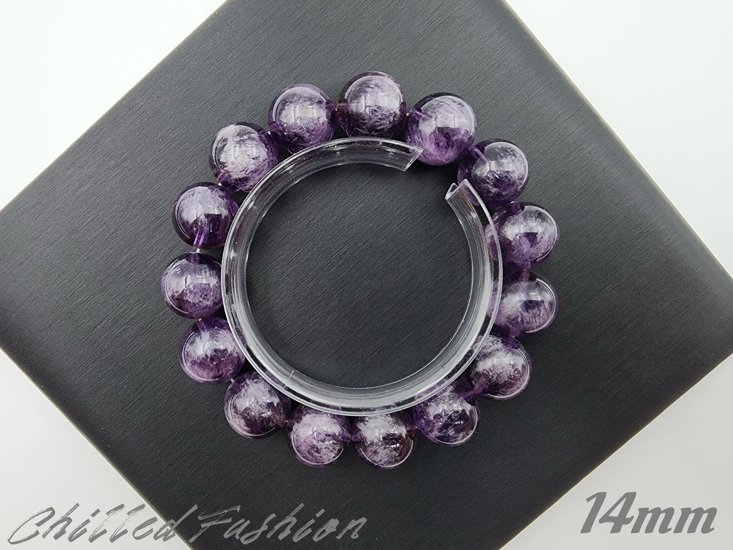 [Bracelet] Natural Amethyst Bracelet with Snow Feather Inclusions
