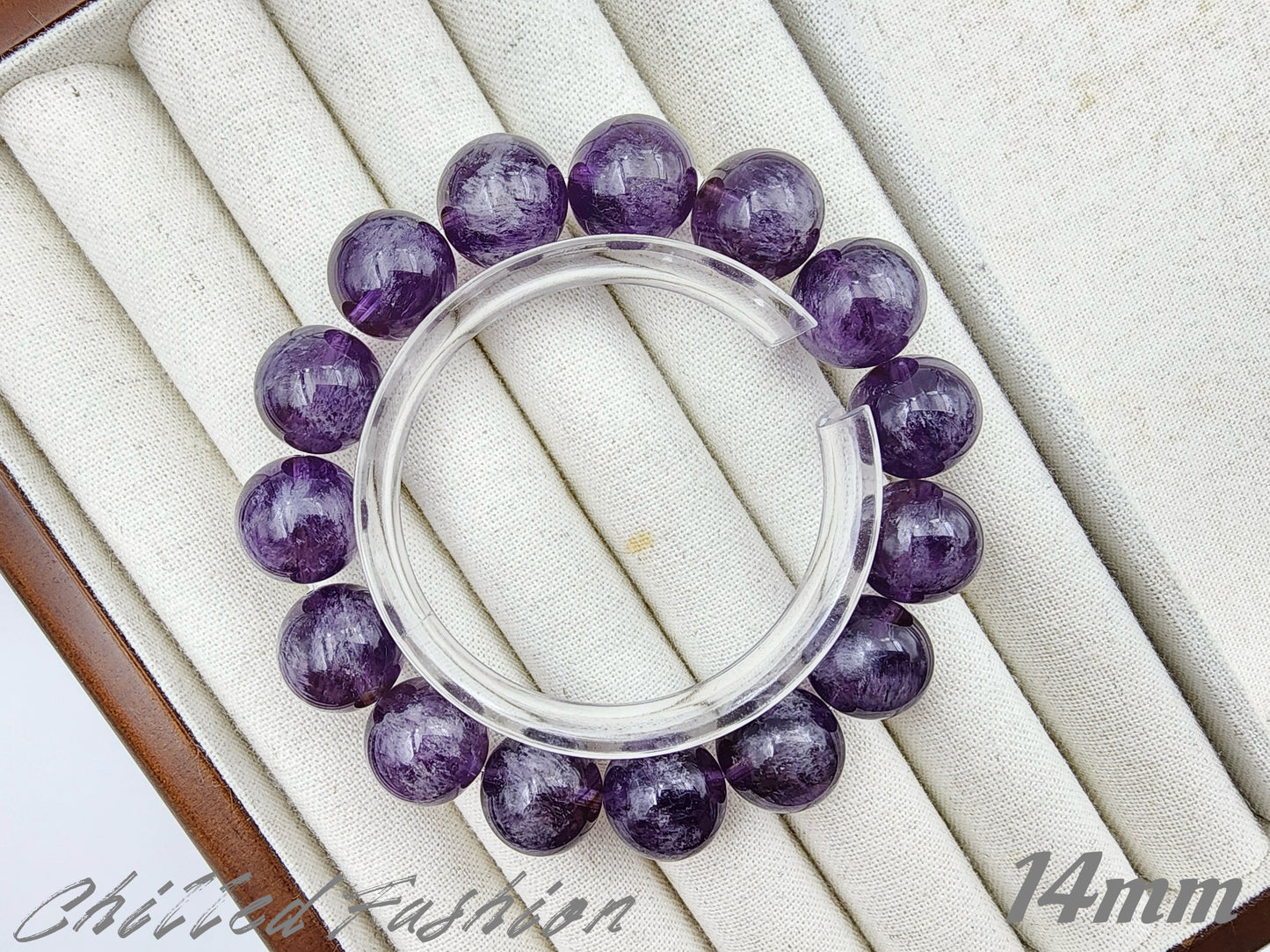[Bracelet] Natural Amethyst Bracelet with Snow Feather Inclusions