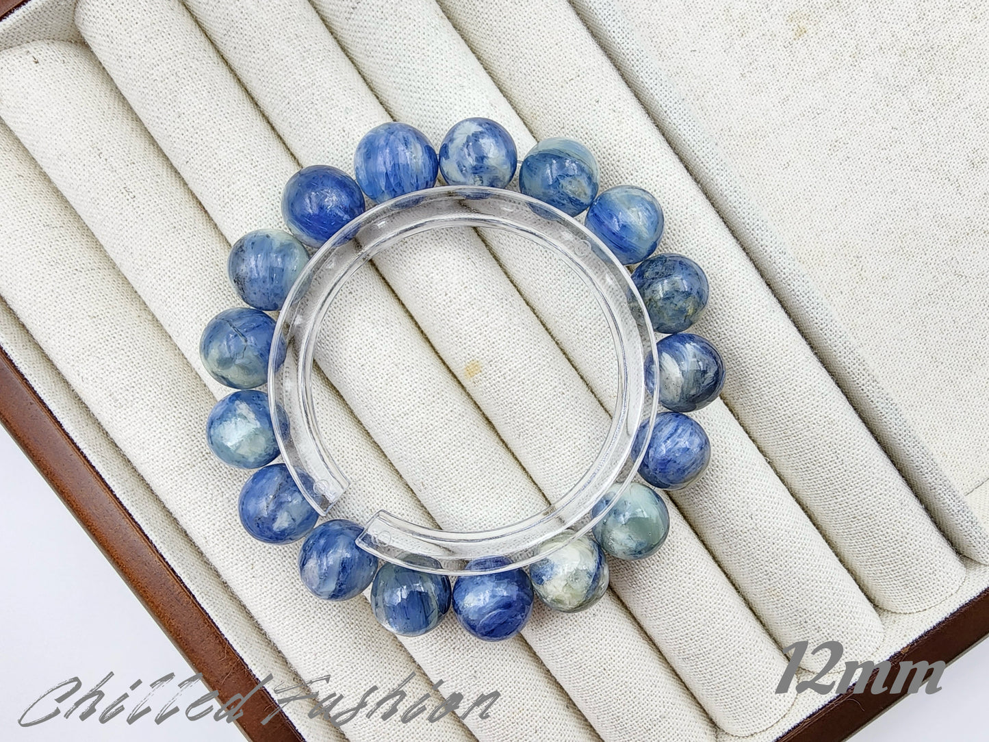 [Bracelet] Elegant Kyanite Beaded Bracelet: A Touch of Nature’s Blue