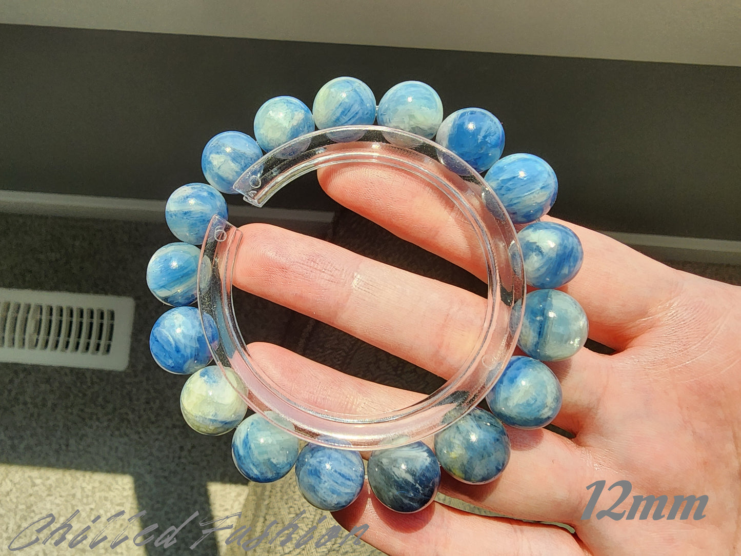 [Bracelet] Elegant Kyanite Beaded Bracelet: A Touch of Nature’s Blue