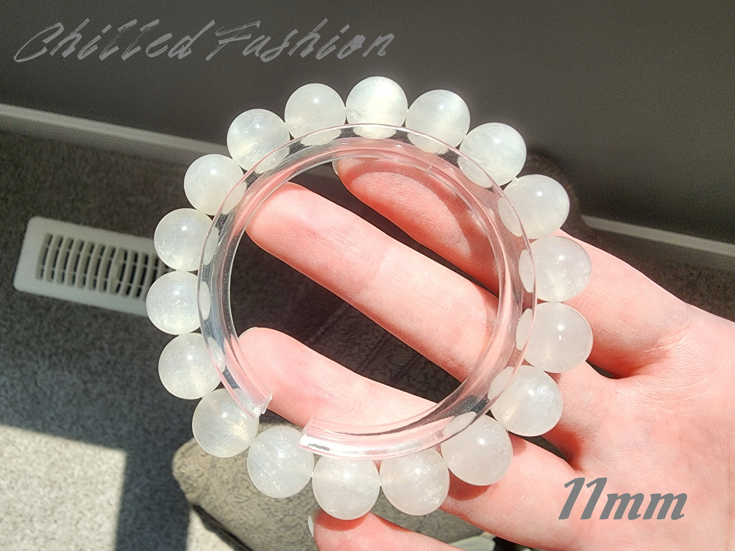 [Bracelet] White Rabbit Hair-Like Feldspar Bracelet