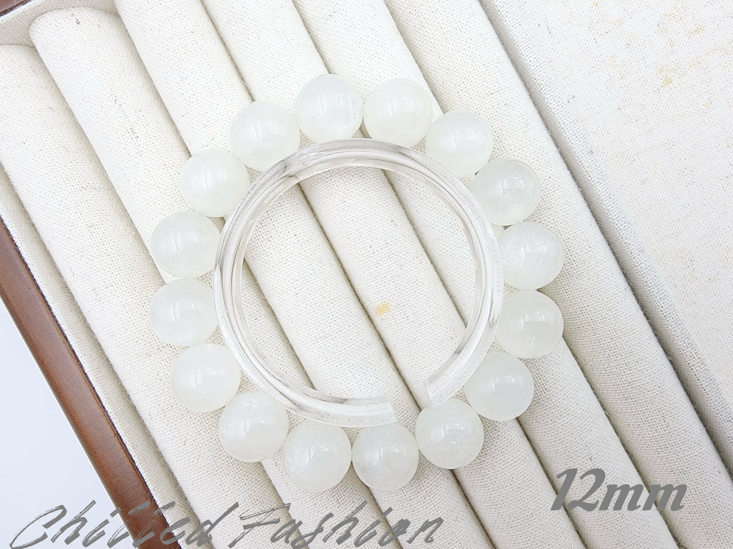[Bracelet] White Rabbit Hair-Like Feldspar Bracelet