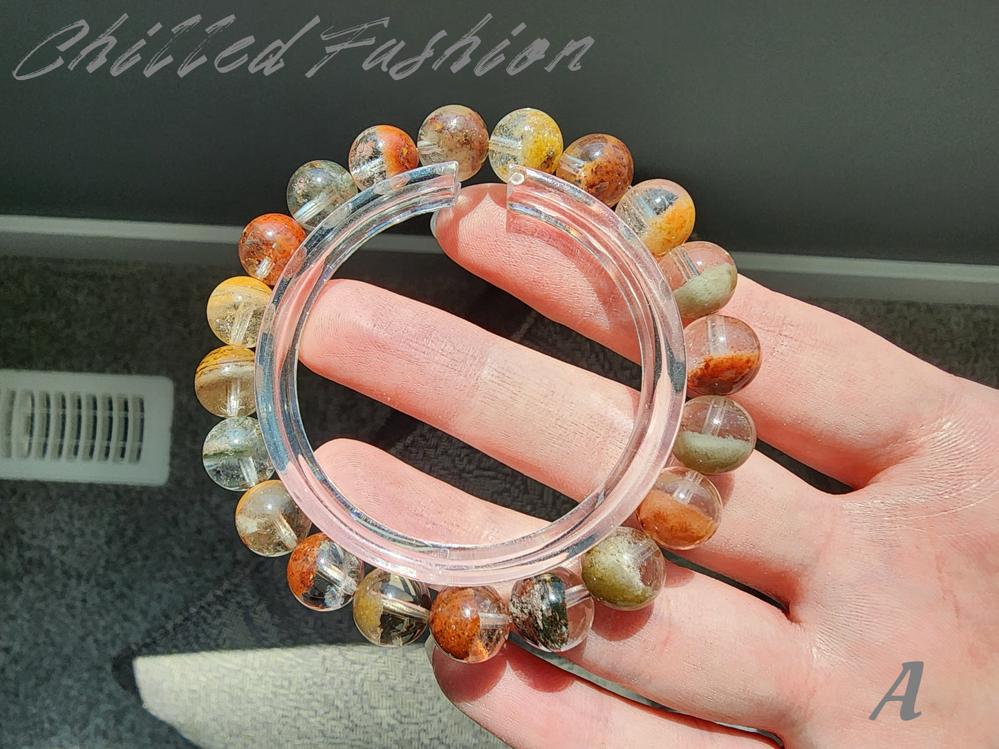 [Bracelet] 9mm Colorful Phantom Quartz Bracelet with Half Bowl Inclusions