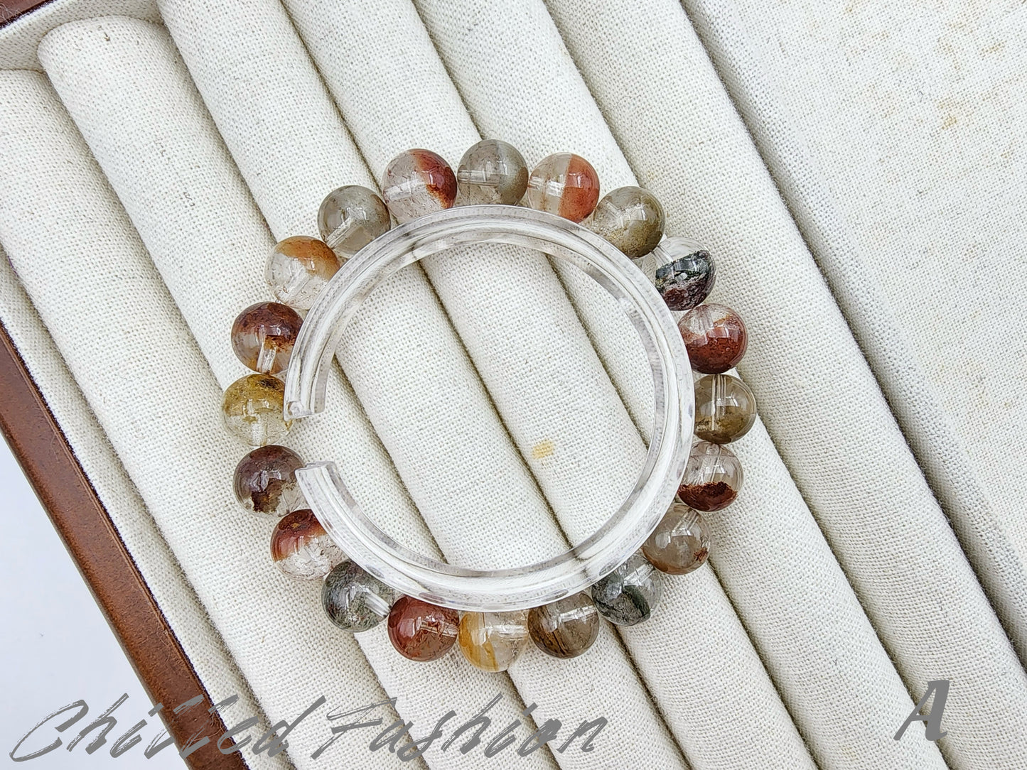 [Bracelet] 9mm Colorful Phantom Quartz Bracelet with Half Bowl Inclusions