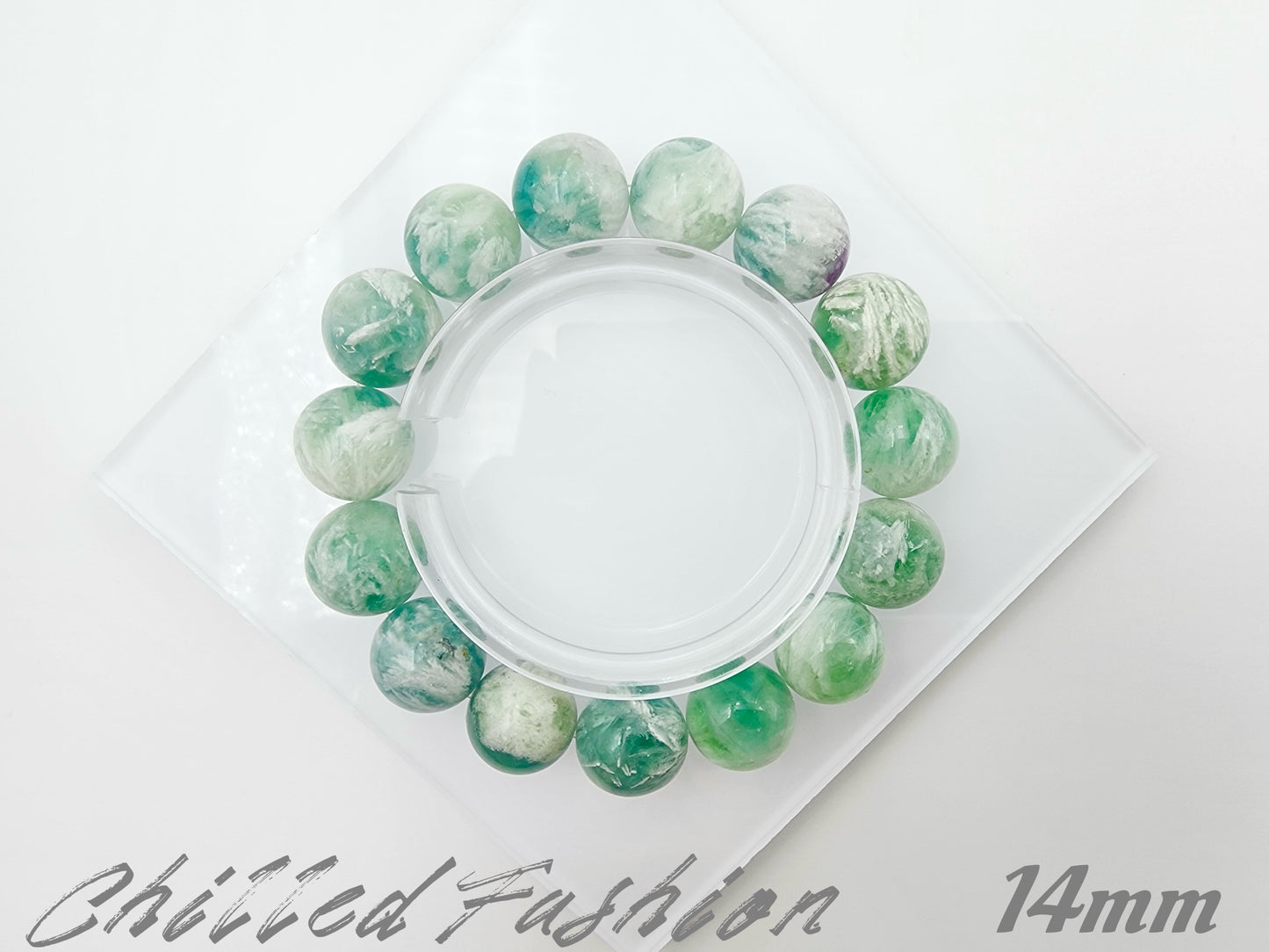 [Bracelet] Feather-Inlaid Fluorite Bracelet: A Stunning Piece of Nature’s Artistry