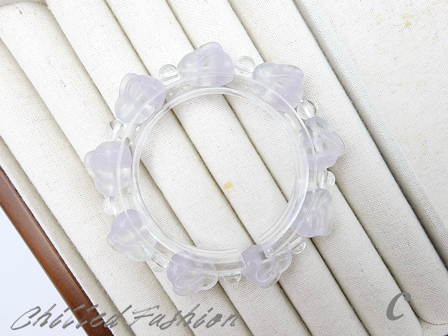 [Bracelet] Enchanted Hues: Handcrafted Fluorite Bracelets with Unique Rabbit Bead Accent