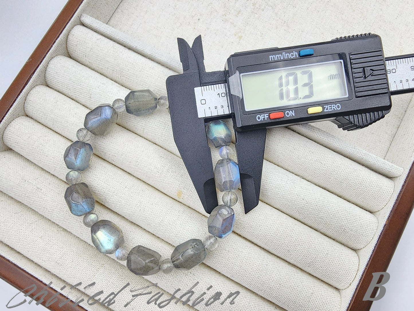 [Bracelet] Labradorite Faceted Nugget Bracelet