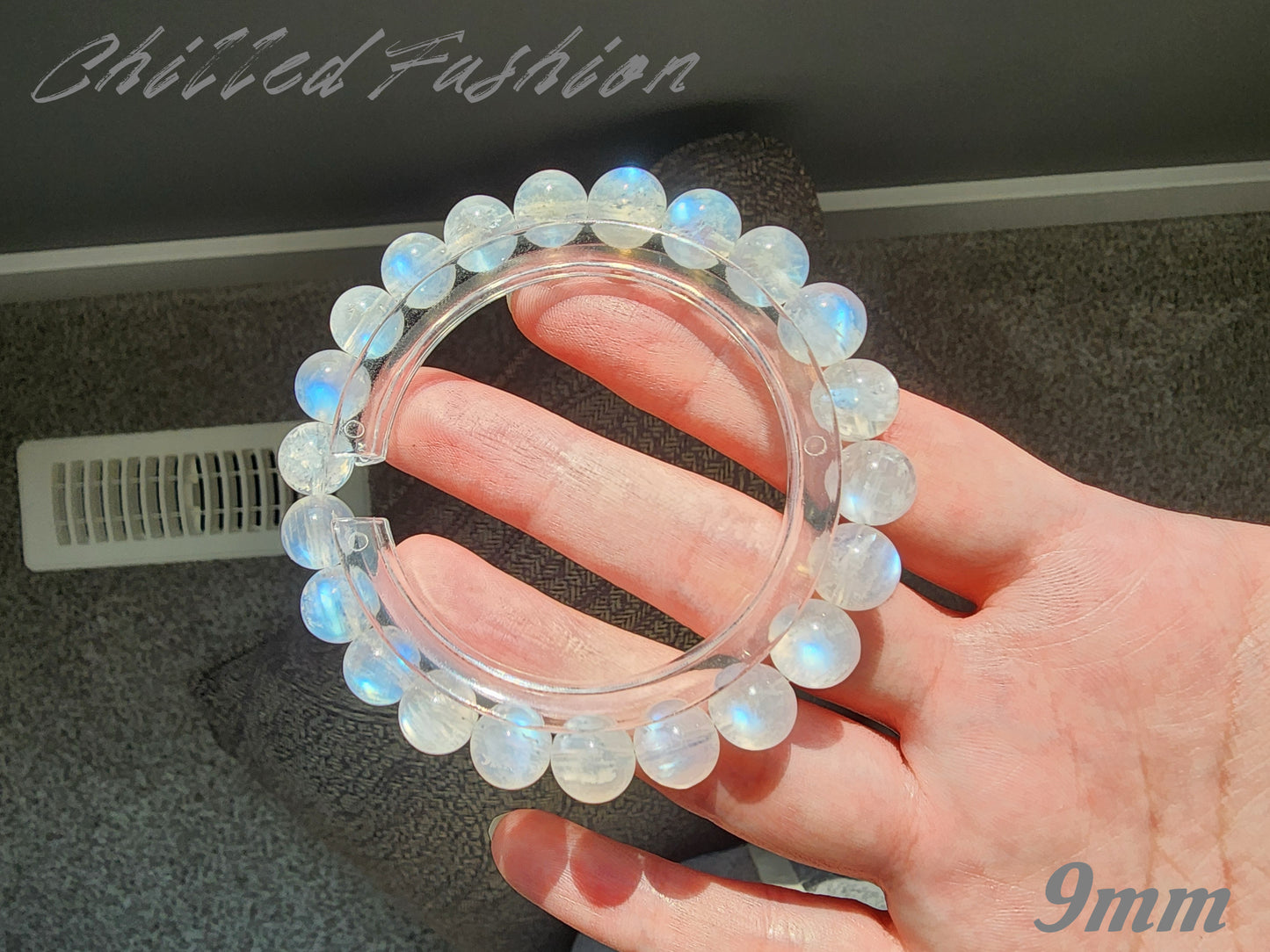 [Bracelet] Blue Flash White Feldspar Bracelet