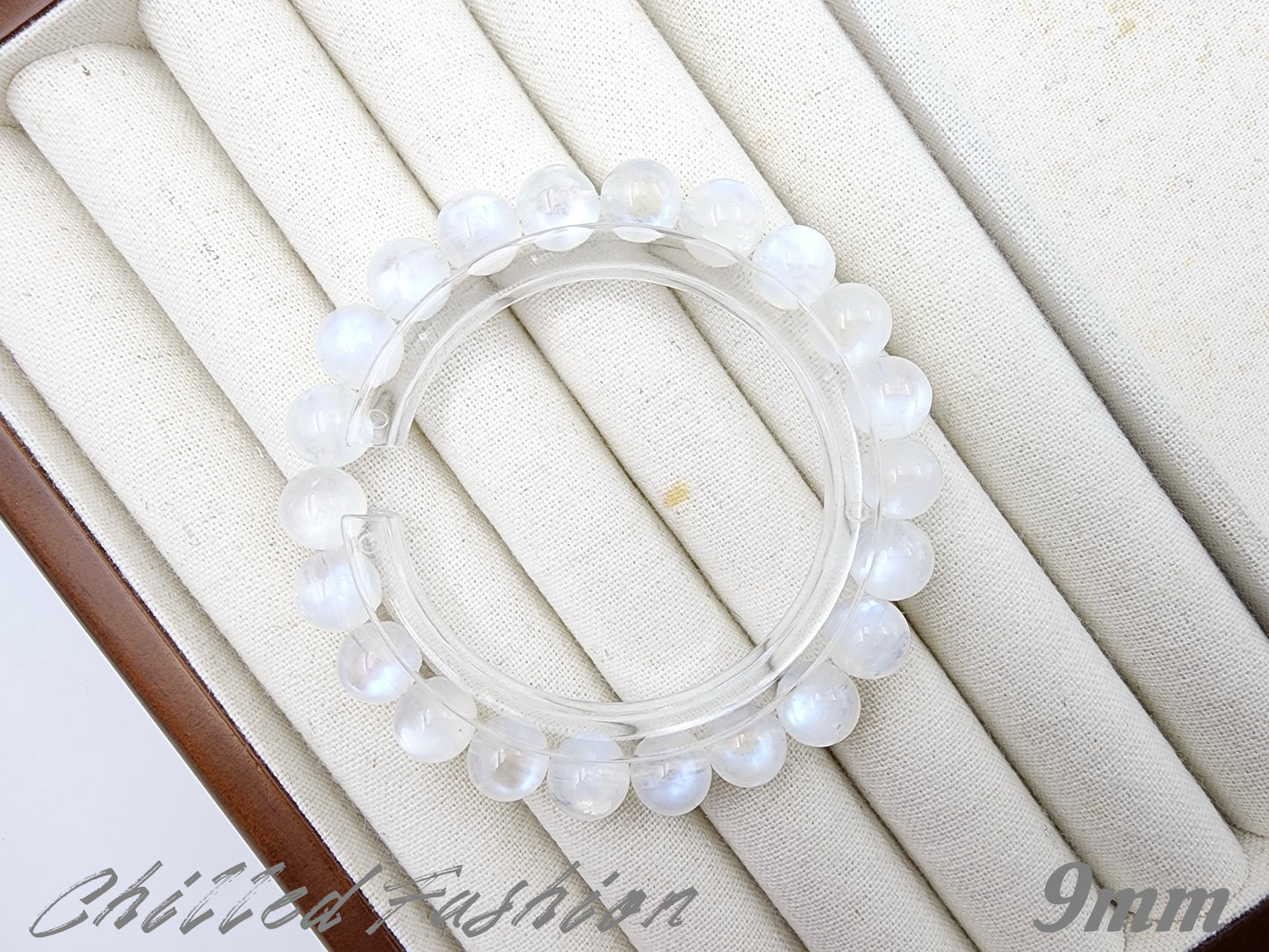 [Bracelet] Blue Flash White Feldspar Bracelet