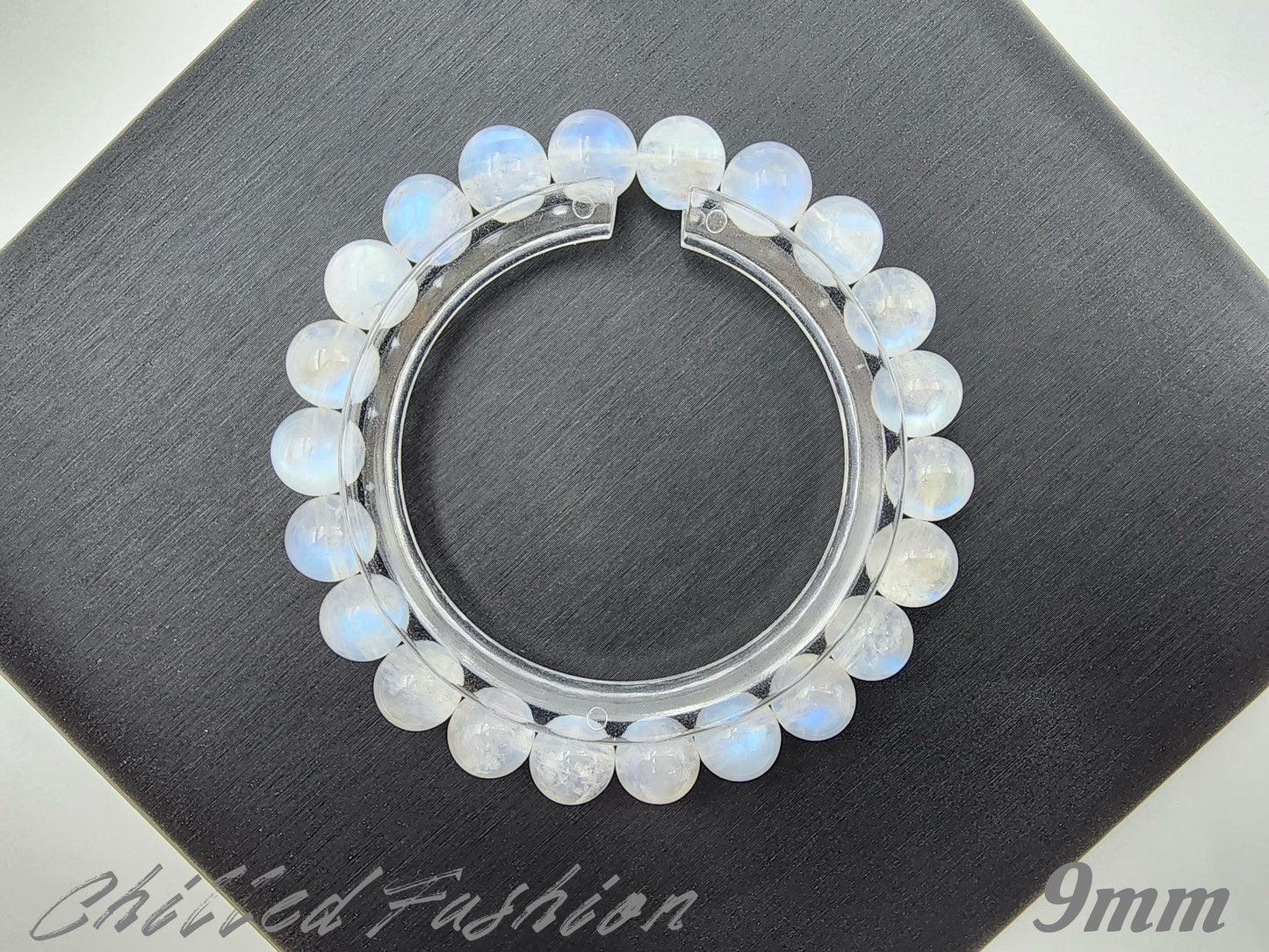 [Bracelet] Blue Flash White Feldspar Bracelet