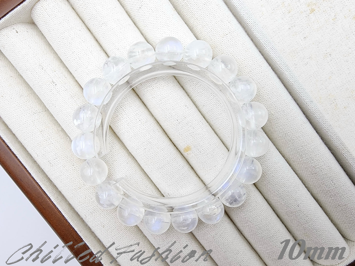 [Bracelet] Blue Flash White Feldspar Bracelet