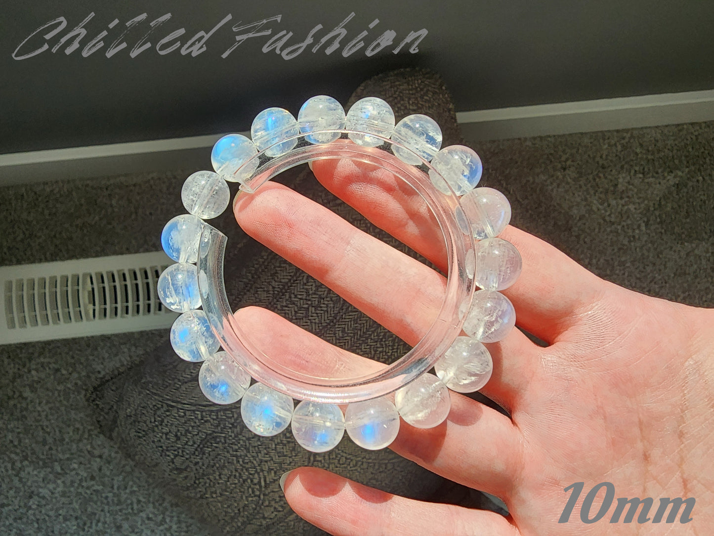 [Bracelet] Blue Flash White Feldspar Bracelet