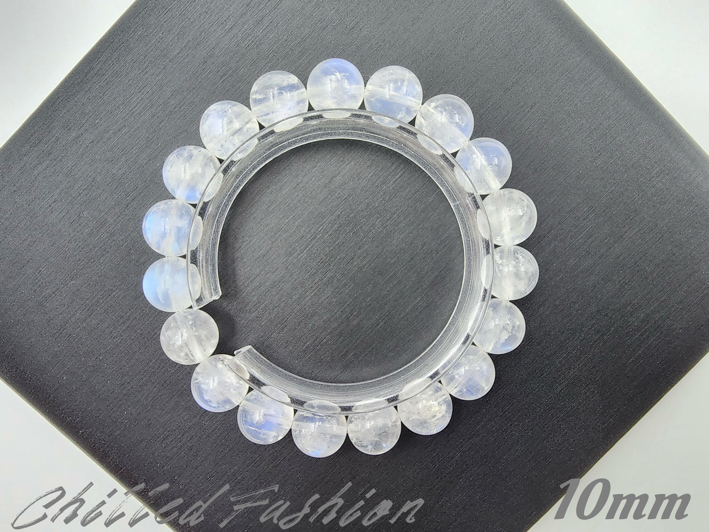[Bracelet] Blue Flash White Feldspar Bracelet