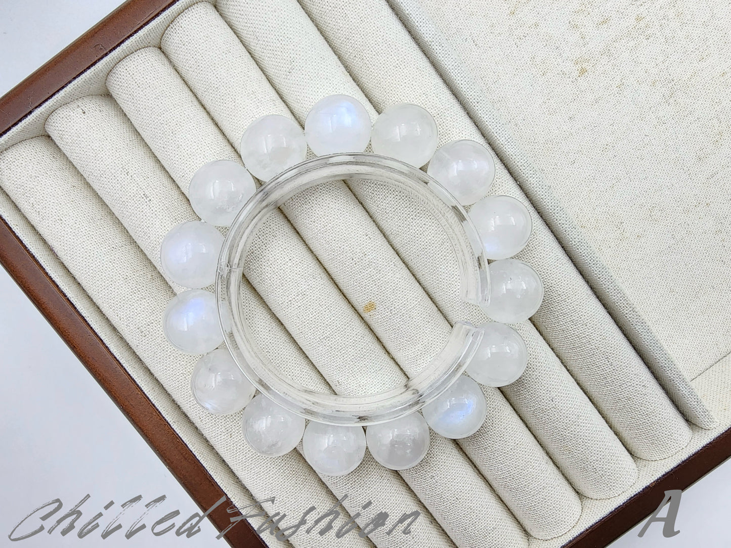 [Bracelet] Moonlit Night: 15mm Blue Sheen Moonstone 蓝月光 Bracelet