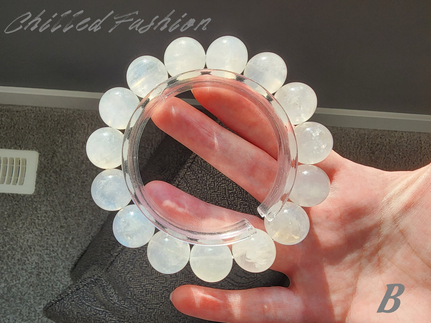 [Bracelet] Moonlit Night: 15mm Blue Sheen Moonstone 蓝月光 Bracelet