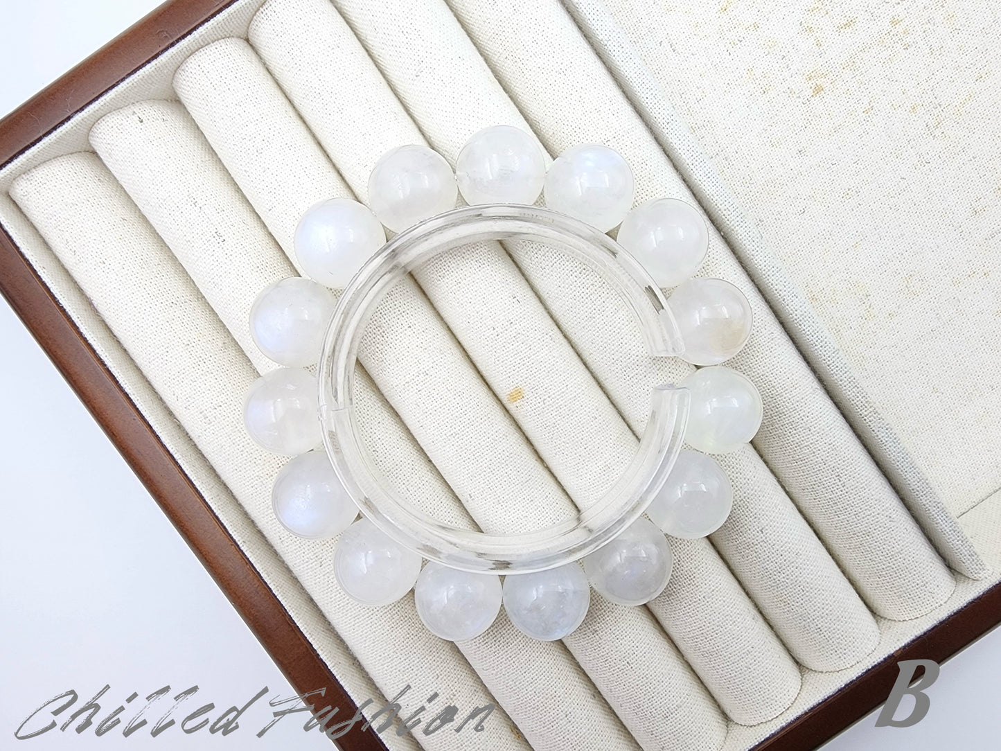 [Bracelet] Moonlit Night: 15mm Blue Sheen Moonstone 蓝月光 Bracelet