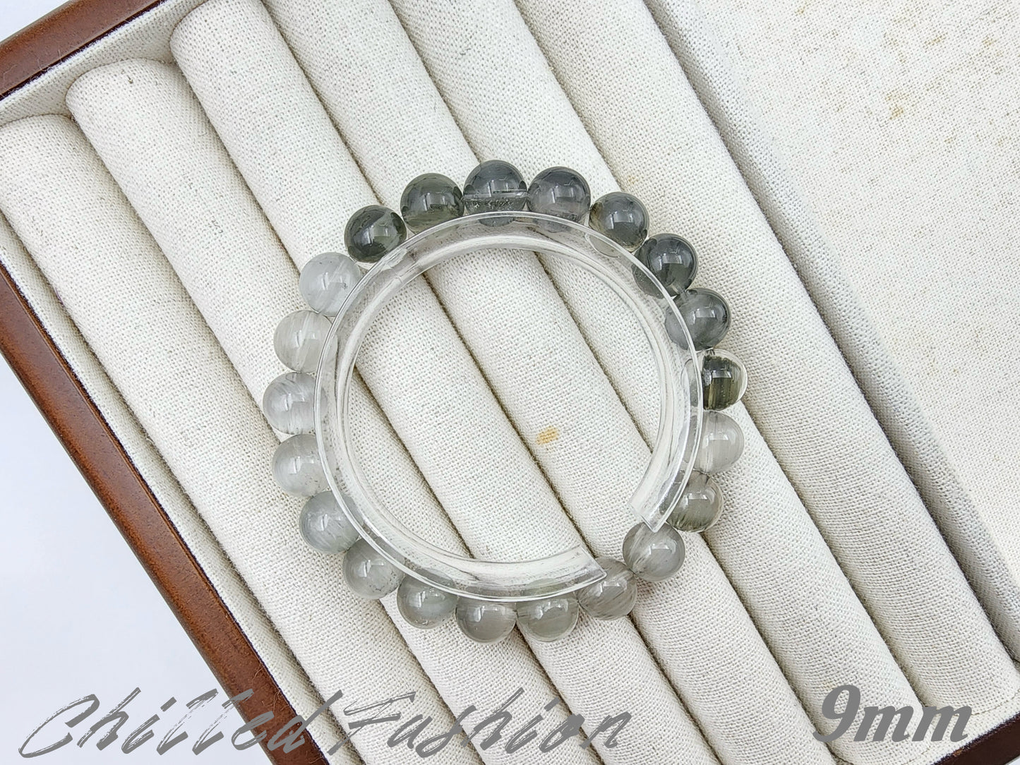 [Bracelet] Ombre Grey Rabbit Hair Quartz Bracelet