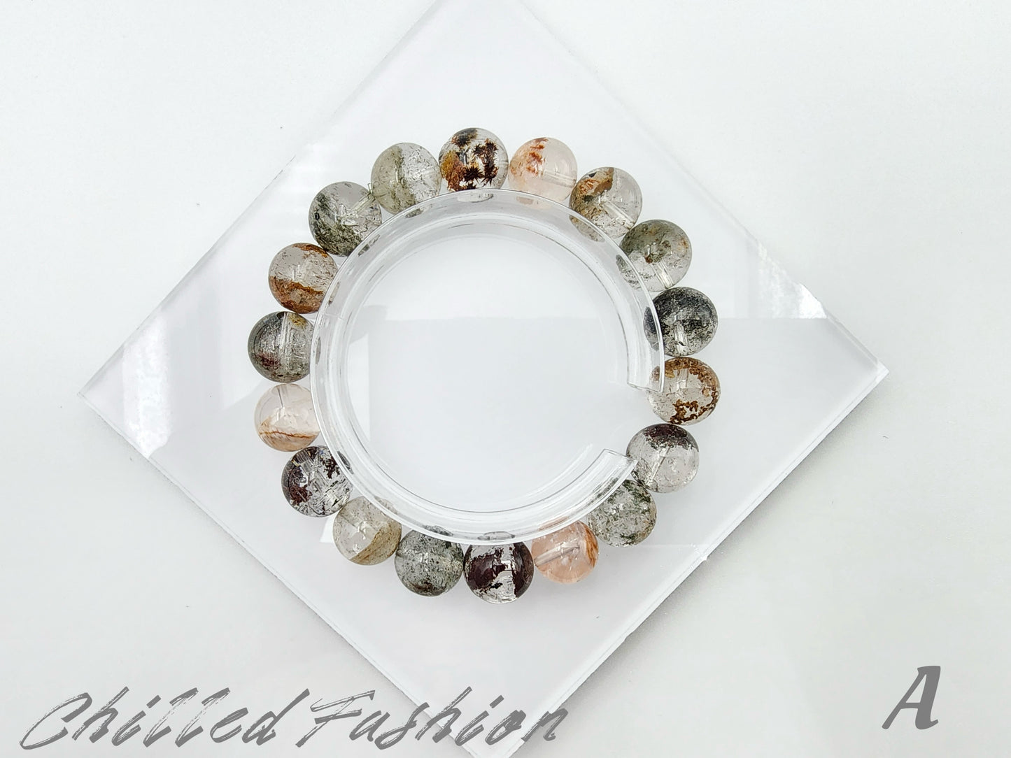 [Bracelet] 11mm Multi-Colored Phantom Quartz Bracelet