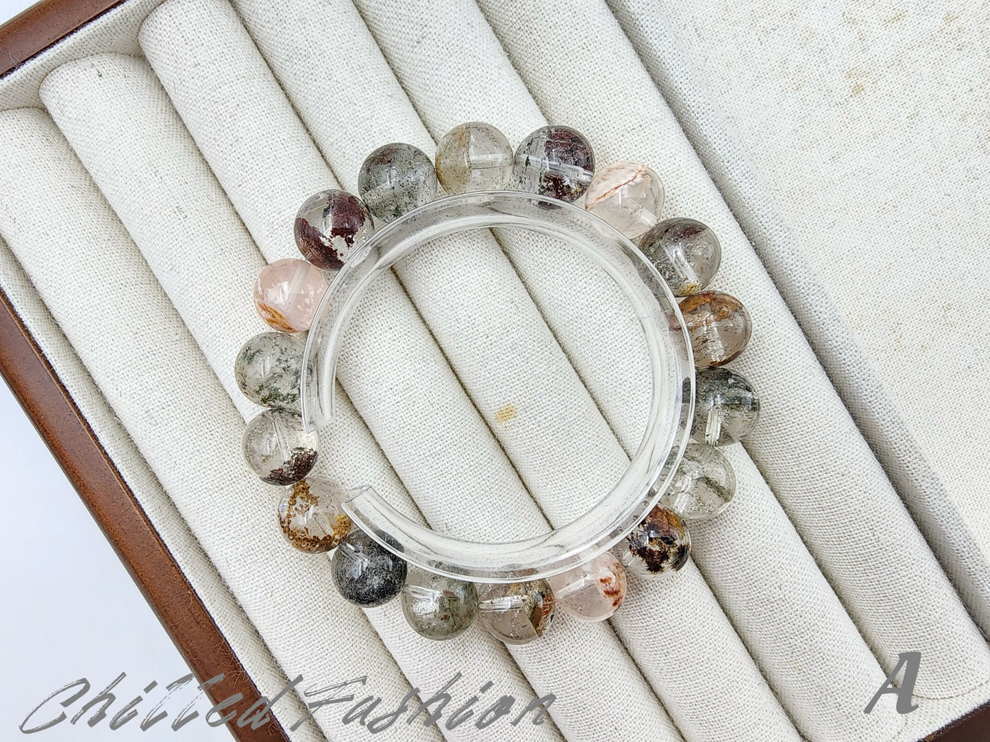 [Bracelet] 11mm Multi-Colored Phantom Quartz Bracelet